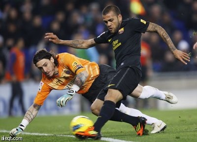 اسبانيول ينتزع التعادل من برشلونة في الدوري الاسباني لكرة القدم (فيديو)