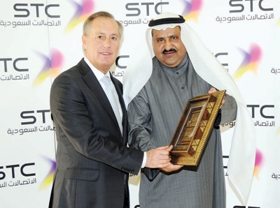 السفير الفرنسي يشيد بقدرات «الاتصالات السعودية» وخدماتها المتميزة