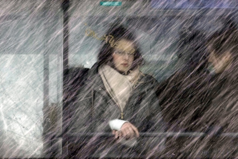 أوروبا تئن تحت وطأة البرد القارس والعواصف الثلجية (فيديو)