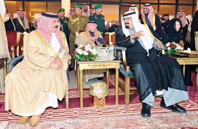 ملك البحرين: «الجنادرية» تذكرنا بماضينا.. والسعودية عمقنا الاستراتيجي