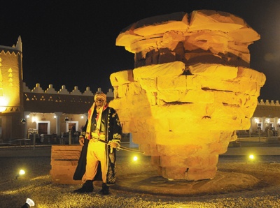 «صخرةعنترة» واجهة جناح القصيم في الجنادرية