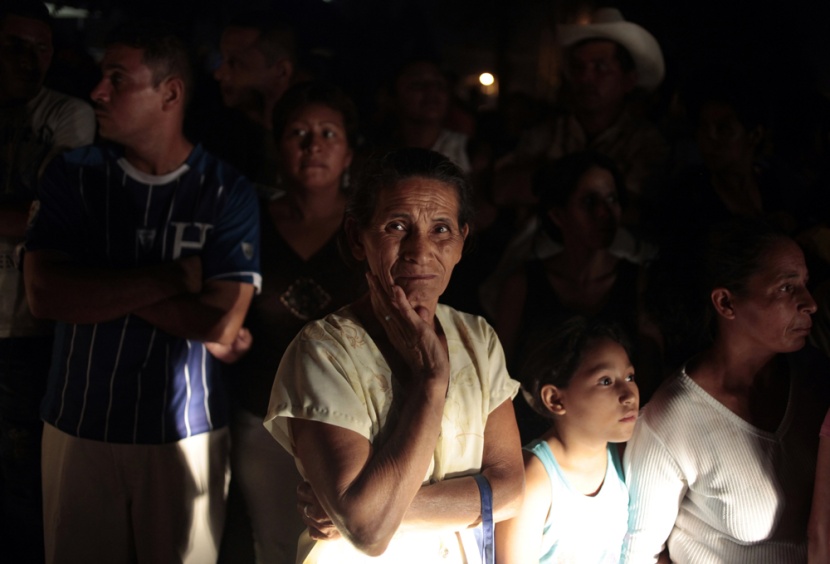 هندوراس : مقتل 377 شخصا في حريق شب في سجن - فيديو