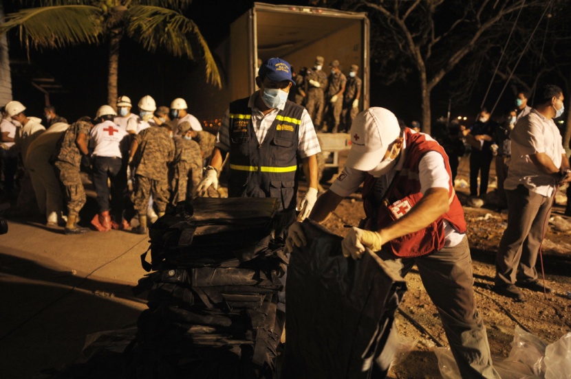 هندوراس : مقتل 377 شخصا في حريق شب في سجن - فيديو