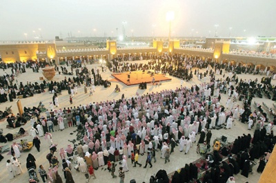 «الجنادرية»: مليون زائر في يوم واحد.. رغم ممارسات «المحتسبين»