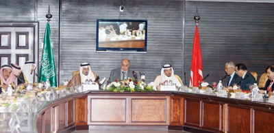 رئيس الوزراء التونسي: العميل ملك.. فما بالك إذا كان سعوديا - فيديو