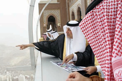 الفيصل يحدِّد جدولاً زمنياً لمعالجة عشوائيات مكة