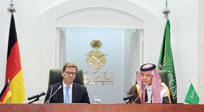 الفيصل: ما يحدث في سورية «مذبحة»  لا علاقة لها بالإسلام ولا القانون الدولي - فيديو