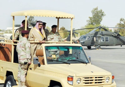 وزير الدفاع: السعوديون على قلب واحد - فيديو