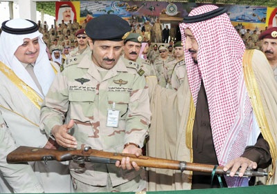 وزير الدفاع: السعوديون على قلب واحد - فيديو