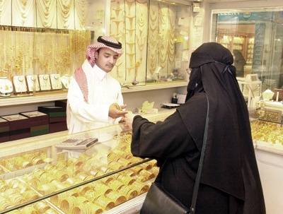 ضعف الشراء يجبر السوق على الذهب المقلَّد