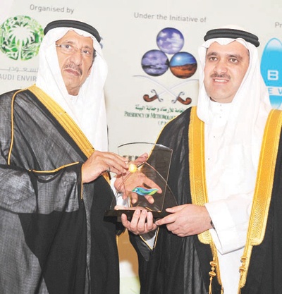 البنك الأهلي يفوز بجائزة الأمير تركي بن ناصر للمسؤولية الاجتماعية للشركات