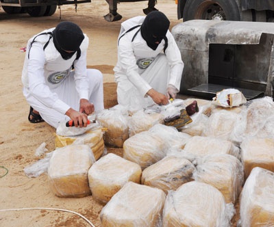 قبضة «الداخلية» تسقط 681 مهربا روجوا لسموم بـ 1.7 مليار ريال - فيديو