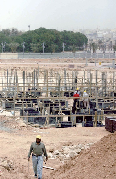 حرمان الشركات غير الملتزمة بالسعودة من المناقصات الحكومية