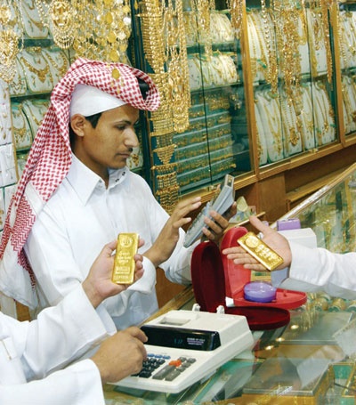 التحذير من عصابات تروج كميات ذهب كبيرة بأسعار أقل من العالمية
