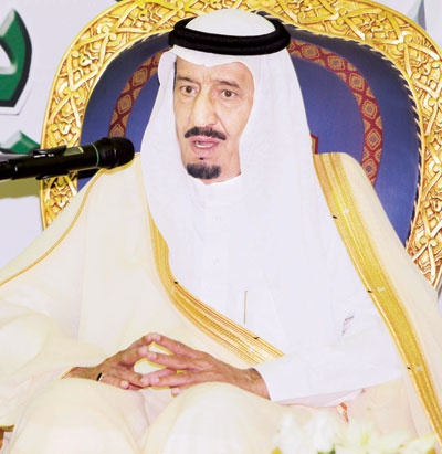 وزير الدفاع: نحن نعيش في بلد الخير والتلاحم والتعاون - فيديو