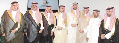 وزير الدفاع: نحن نعيش في بلد الخير والتلاحم والتعاون - فيديو