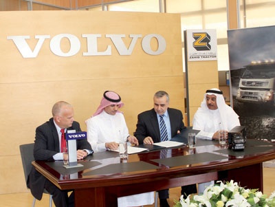 «الزاهد للتراكتورات» و«السويلم للمقاولات» تعززان تعاملاتهما بـ 400 شاحنة فولفو جديدة