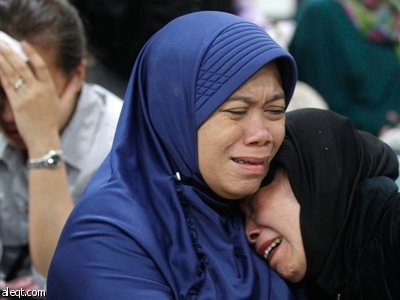 العثور على حطام الطائرة الروسية المنكوبة في اندونيسيا - فيديو