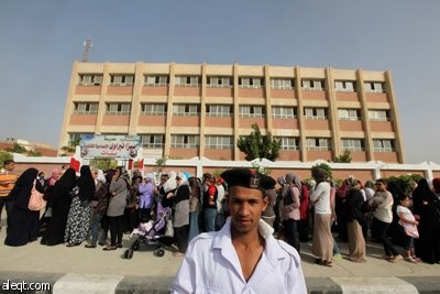 تمديد موعد إغلاق مكاتب الاقتراع في مصر لمدة ساعة "تحديث مستمر" - فيديو