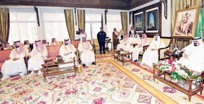 21 مواطنا ومقيما يقبلون شفاعة الملك - فيديو