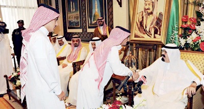 21 مواطنا ومقيما يقبلون شفاعة الملك - فيديو