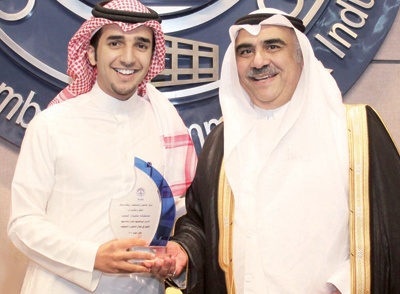 وزير العمل يكرّم مجموعة د. سليمان الحبيب لجهودها المتميزة في السعودة