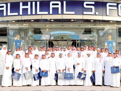 «موبايلي» تستعرض شراكتها مع الهلال أمام 60 متدربا من «رعاية الشباب»