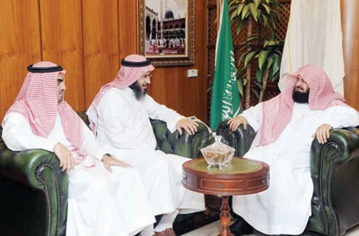 رئيس شؤون المسجدين الحرام والنبوي يستقبل مسؤولين من «زين السعودية»