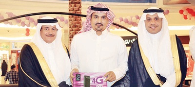 «زين السعودية» تقدم هدايا وجوائز للمشاركين في مهرجان (أبها يجمعنا)