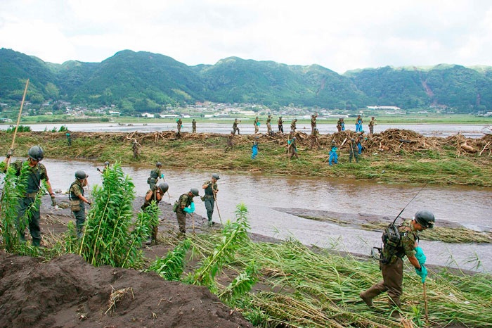 خمسة الاف شخص لا يزالون معزولين اثر امطار غزيرة في اليابان