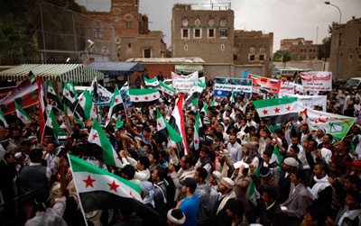 السفير السوري في الامارات ينشق عن النظام .. واشتباكات عنيفة في حلب  - فيديو