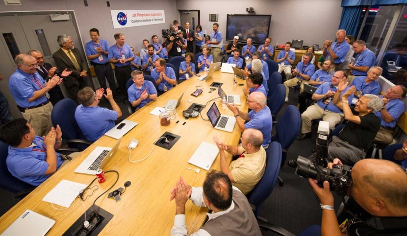 مسبار فضائي يهبط على كوكب المريخ للبحث عن أدلة على وجود مقومات أساسية للحياة - فيديو