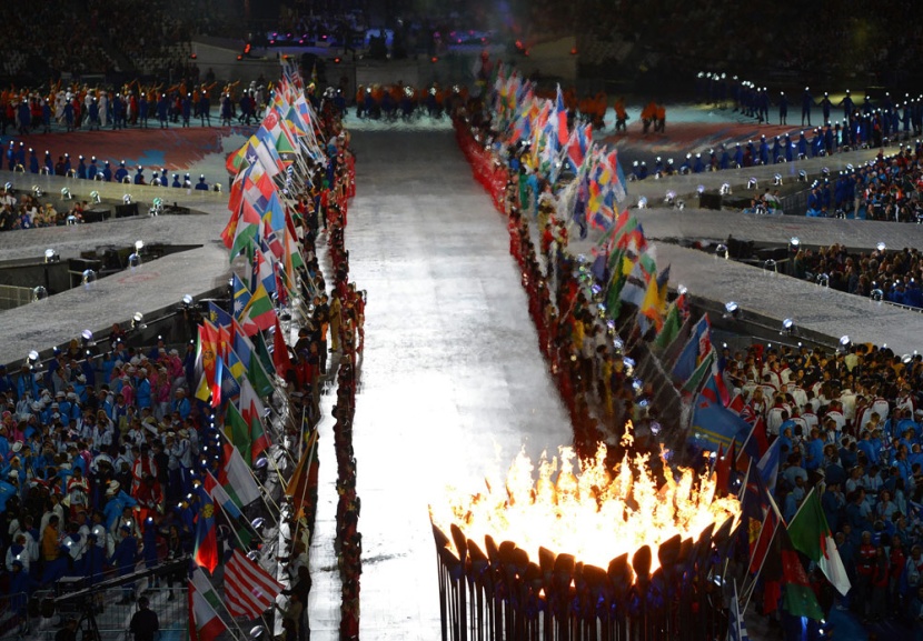 أمريكا تزيح الصين عن صداراة الأولمبياد.. والأسطورة الأولمبية تفرد جناحيها لفيلبس وبولت - فيديو