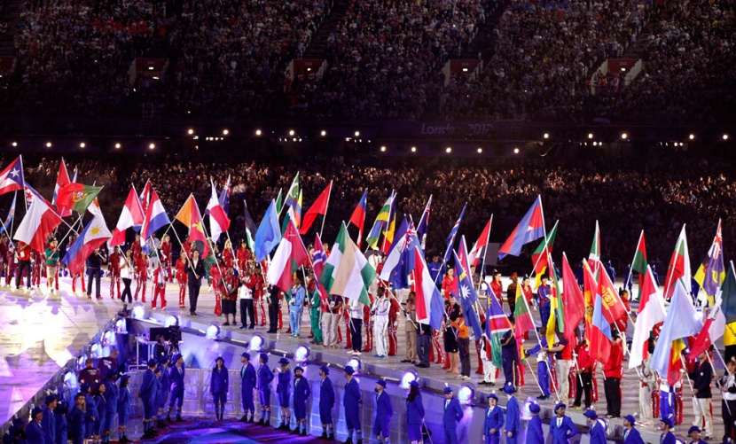 أمريكا تزيح الصين عن صداراة الأولمبياد.. والأسطورة الأولمبية تفرد جناحيها لفيلبس وبولت - فيديو