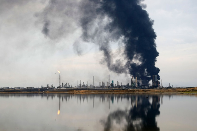 ارتفاع حصيلة ضحايا انفجار المصفاة في فنزويلا إلى 39 قتيل و 80 جريح - فيديو