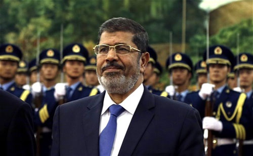 مرسي أول رئيس مصري يزور إيران منذ 33 عاما - فيديو
