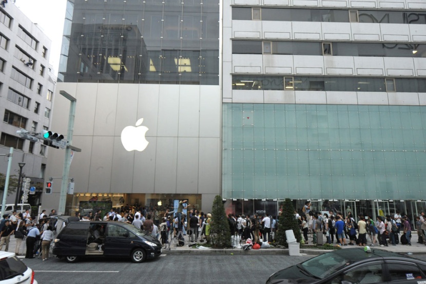 طوابير في سيدني وطوكيو لاستقبال هاتف أبل الذكي الجديد اي فون 5  "صور و فيديو"