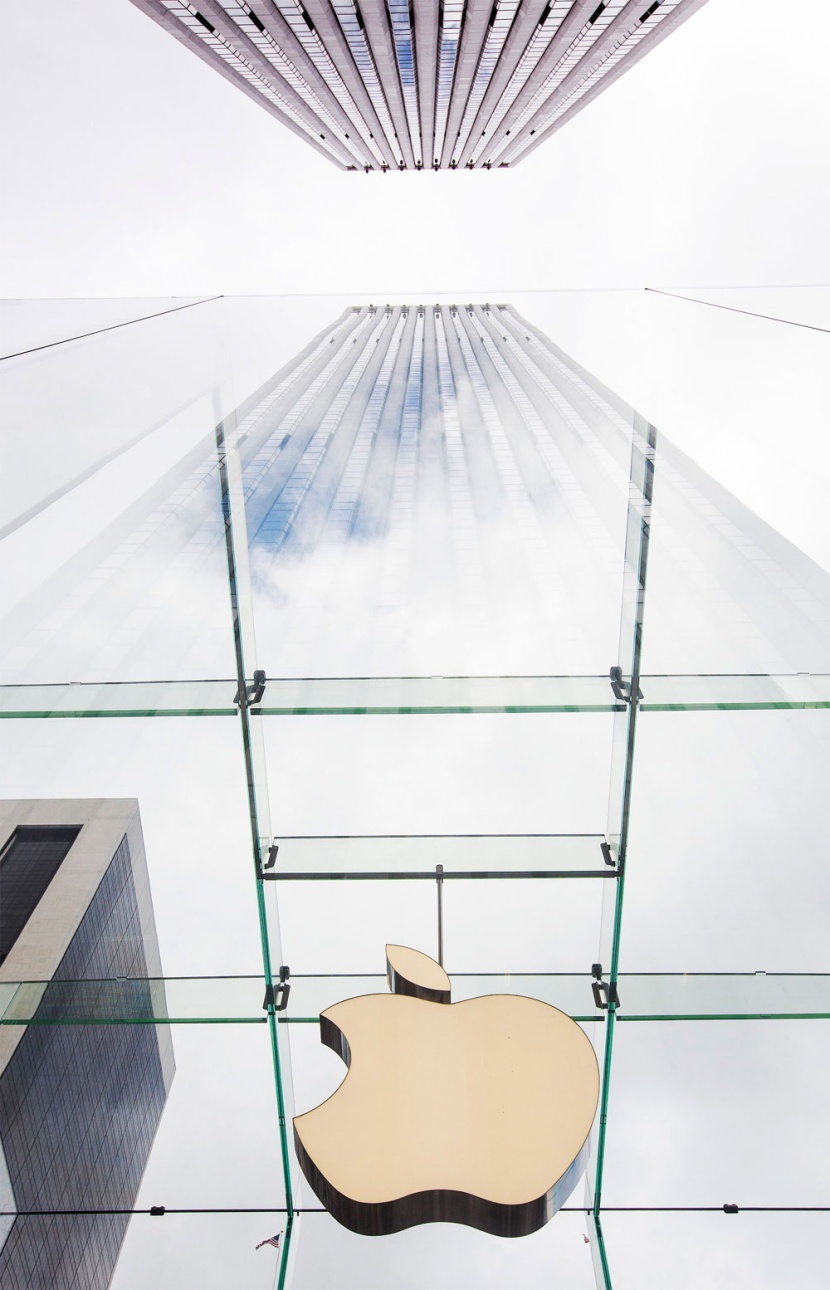 طوابير في سيدني وطوكيو لاستقبال هاتف أبل الذكي الجديد اي فون 5  "صور و فيديو"