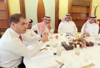 فيروسات الهواتف الذكية أخطر من الحاسبات الشخصية