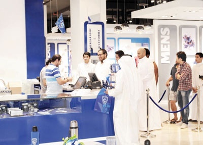 «موبايلي» تطرح فيفا 2013 حصريا في متاجر الهلال