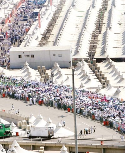 قادة البلاد يقفون بأنفسهم لراحة الحجاج والمعتمرين