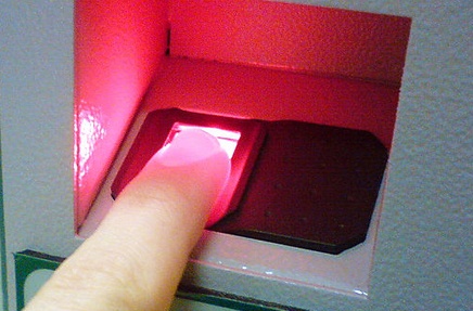 للنقاش : هل تؤيد استبدال الصور الشخصية بالبصمة في بطاقات النساء ؟