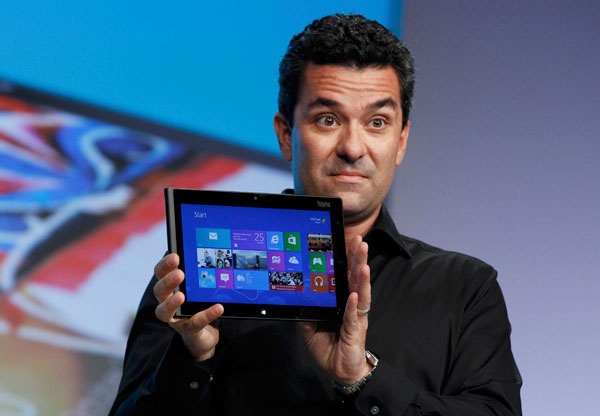 مايكروسوفت تكشف النقاب عن ويندوز 8 والكمبيوتر اللوحي سيرفس - فيديو