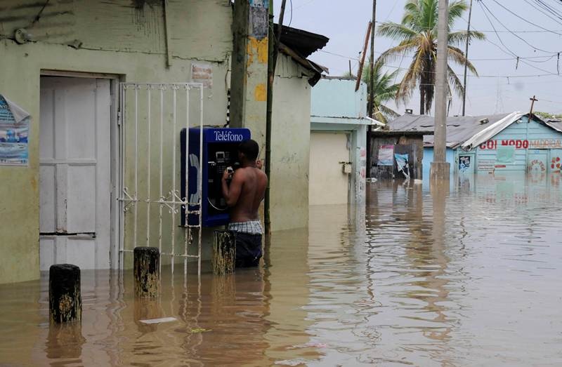 نيويورك تعلن الطوارئ مع اقتراب اعصار ساندي بعد مقتل 38 شخصا في الكاريبي - فيديو