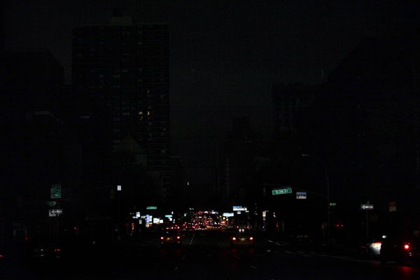 قصة مصورة : الساحل الشرقي الأمريكي يحاول إزالة آثار الإعصار ساندي - فيديو