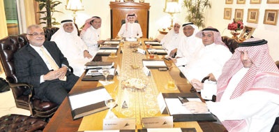 الوليد يوقع العقد الثالث لأساسات برج المملكة في جدة بـ 153 مليون ريال