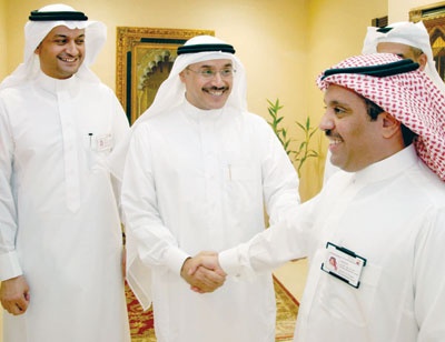 بنك البلاد يعايد منسوبيه