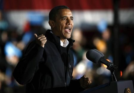 قصة مصورة : أوباما يهنئ رومني على الحملة الانتخابية "المفعمة بالحماس"