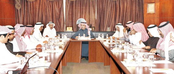 اللجنة التجارية في غرفة الرياض تناقش قضايا  ومعوقات القطاع التجاري وسبل تطويره