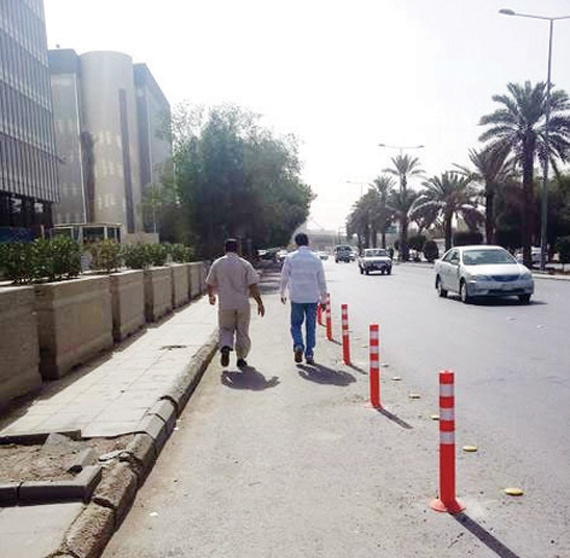 حساب على «تويتر» يدعو لبيئة آمنة للمشاة واحترام حقوقهم